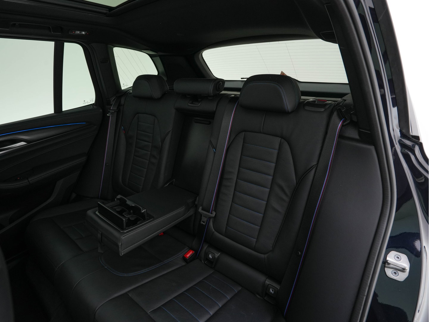 BMW X3 xDrive30e Business Edition Plus M-Sportpack (Plug-in) (INCL.BTW) Aut. *PANO | LEATHER | FULL-LED | HARMAN/KARDON | BLIND-SPOT | HEATED-SPORTSEATS | DIGI-COCKPIT | CAMERA | NAVI-FULLMAP | DAB+ | PRIVACY-GLASS | SHIFT-PADDLES | 21''ALU | TOWBAR*