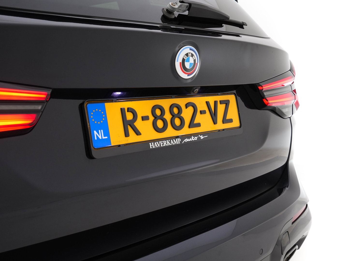 BMW X3 xDrive30e Business Edition Plus M-Sportpack (Plug-in) (INCL.BTW) Aut. *PANO | LEATHER | FULL-LED | HARMAN/KARDON | BLIND-SPOT | HEATED-SPORTSEATS | DIGI-COCKPIT | CAMERA | NAVI-FULLMAP | DAB+ | PRIVACY-GLASS | SHIFT-PADDLES | 21''ALU | TOWBAR*