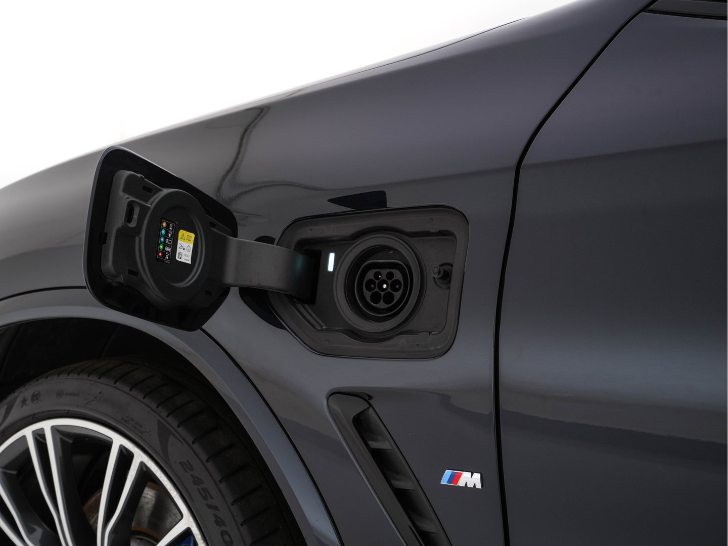 BMW X3 xDrive30e Business Edition Plus M-Sportpack (Plug-in) (INCL.BTW) Aut. *PANO | LEATHER | FULL-LED | HARMAN/KARDON | BLIND-SPOT | HEATED-SPORTSEATS | DIGI-COCKPIT | CAMERA | NAVI-FULLMAP | DAB+ | PRIVACY-GLASS | SHIFT-PADDLES | 21''ALU | TOWBAR*