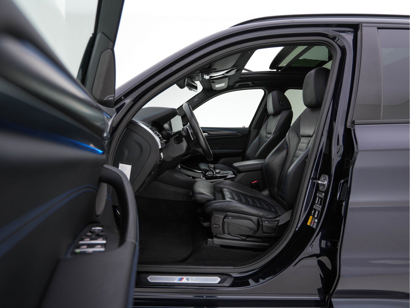 BMW X3 xDrive30e Business Edition Plus M-Sportpack (Plug-in) (INCL.BTW) Aut. *PANO | LEATHER | FULL-LED | HARMAN/KARDON | BLIND-SPOT | HEATED-SPORTSEATS | DIGI-COCKPIT | CAMERA | NAVI-FULLMAP | DAB+ | PRIVACY-GLASS | SHIFT-PADDLES | 21''ALU | TOWBAR*