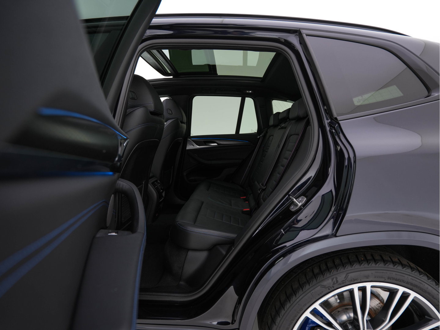 BMW X3 xDrive30e Business Edition Plus M-Sportpack (Plug-in) (INCL.BTW) Aut. *PANO | LEATHER | FULL-LED | HARMAN/KARDON | BLIND-SPOT | HEATED-SPORTSEATS | DIGI-COCKPIT | CAMERA | NAVI-FULLMAP | DAB+ | PRIVACY-GLASS | SHIFT-PADDLES | 21''ALU | TOWBAR*