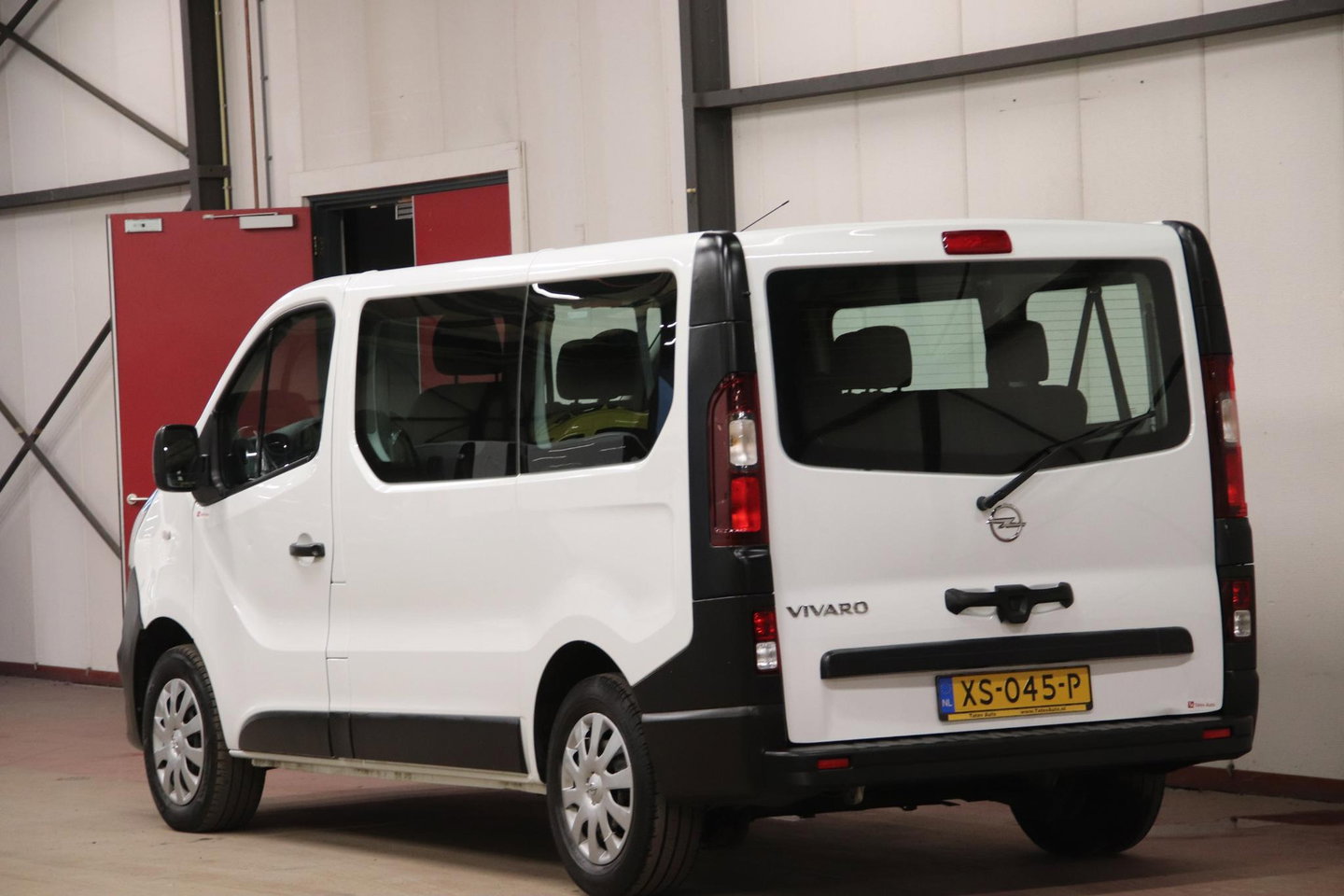 Opel Vivaro Combi 1.6 CDTI PERSONEN VERVOER 9 PERSOONS PERSONENBUS Opel Vivaro Combi 1.6 CDTI PERSONENVERVOER 9 PERSOONS PERSONENBUS