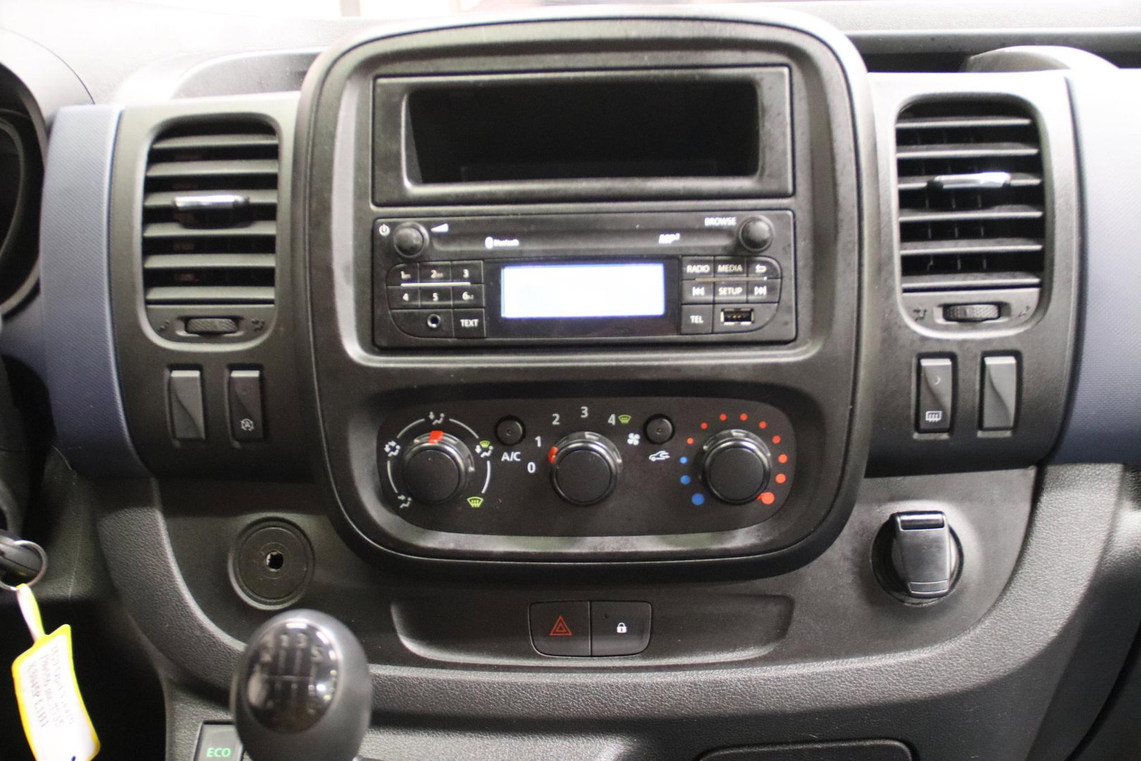 Opel Vivaro Combi 1.6 CDTI PERSONEN VERVOER 9 PERSOONS PERSONENBUS Opel Vivaro Combi 1.6 CDTI PERSONENVERVOER 9 PERSOONS PERSONENBUS