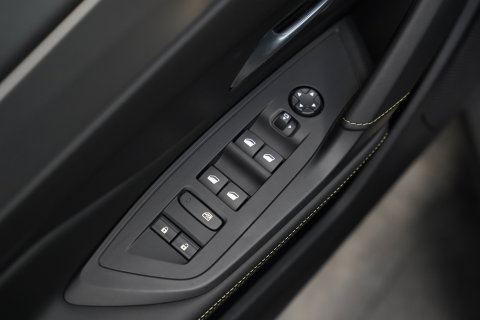 Peugeot 408 e-408 GT Avantage 58 kWh Full-led Panoramadak 19'lmv 24 Maanden garantie* (Vraag naar de voorwaarden)