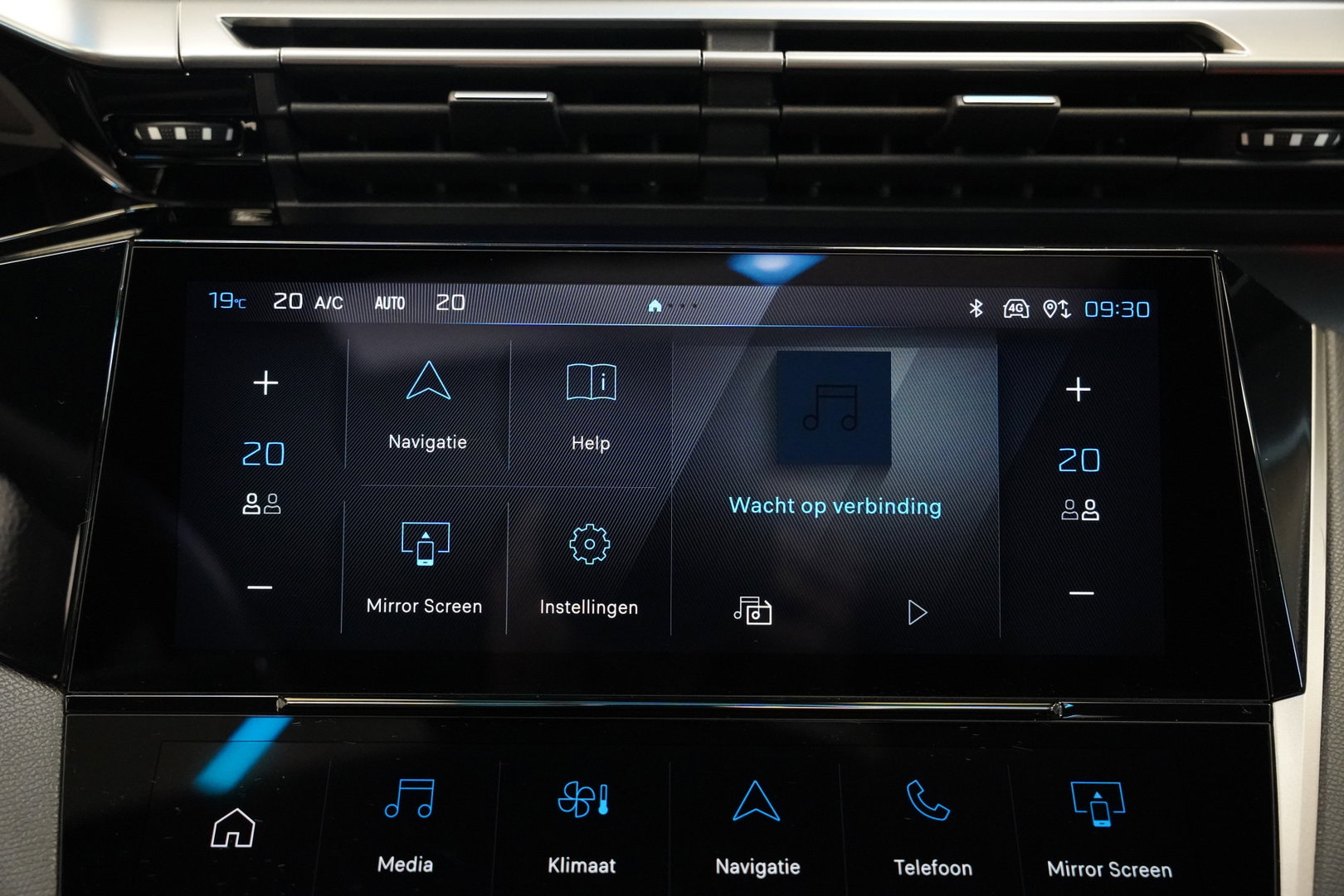 Peugeot 408 e-408 GT Avantage 58 kWh Full-led Panoramadak 19'lmv 24 Maanden garantie* (Vraag naar de voorwaarden)