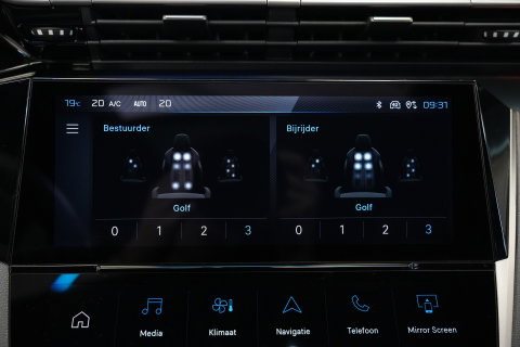 Peugeot 408 e-408 GT Avantage 58 kWh Full-led Panoramadak 19'lmv 24 Maanden garantie* (Vraag naar de voorwaarden)