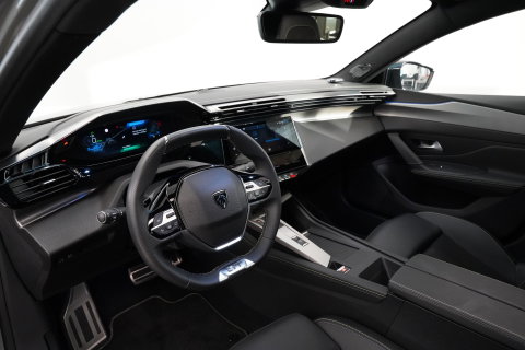 Peugeot 408 e-408 GT Avantage 58 kWh Full-led Panoramadak 19'lmv 24 Maanden garantie* (Vraag naar de voorwaarden)