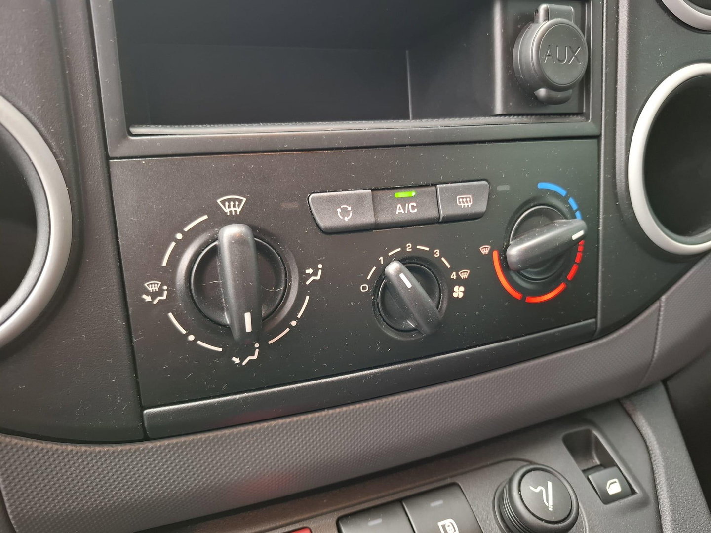 Citroën Berlingo 1.6 BlueHDI 100 Club S&S AIRCO / TREKHAAK / CRUISE CONTROLE / EURO 6 / MARGE !!