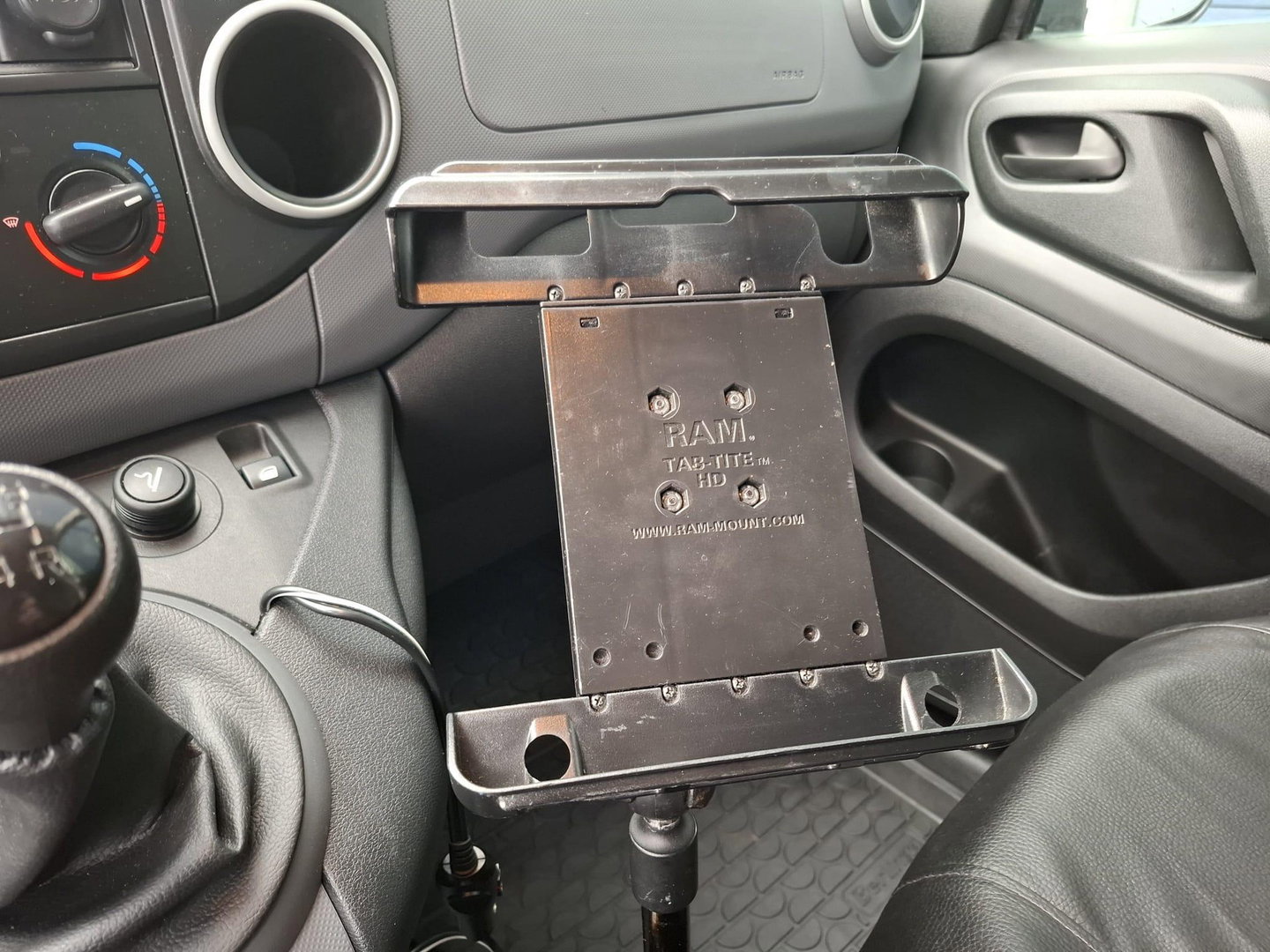 Citroën Berlingo 1.6 BlueHDI 100 Club S&S AIRCO / TREKHAAK / CRUISE CONTROLE / EURO 6 / MARGE !!