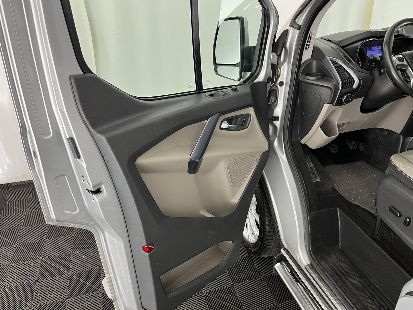 Ford Transit Custom 290 2.2 TDCI L2H1 Limited DC *DUBBEL-CABINE | DUBBELE-SCHUIFDEUR | LEATHER | NAVI-FULLMAP | CAMERA | AIRCO | CRUISE | PDC | 16''ALU | TOWBAR*