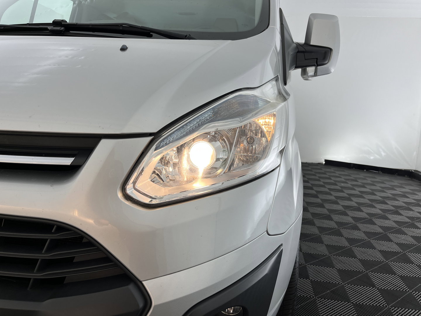 Ford Transit Custom 290 2.2 TDCI L2H1 Limited DC *DUBBEL-CABINE | DUBBELE-SCHUIFDEUR | LEATHER | NAVI-FULLMAP | CAMERA | AIRCO | CRUISE | PDC | 16''ALU | TOWBAR*
