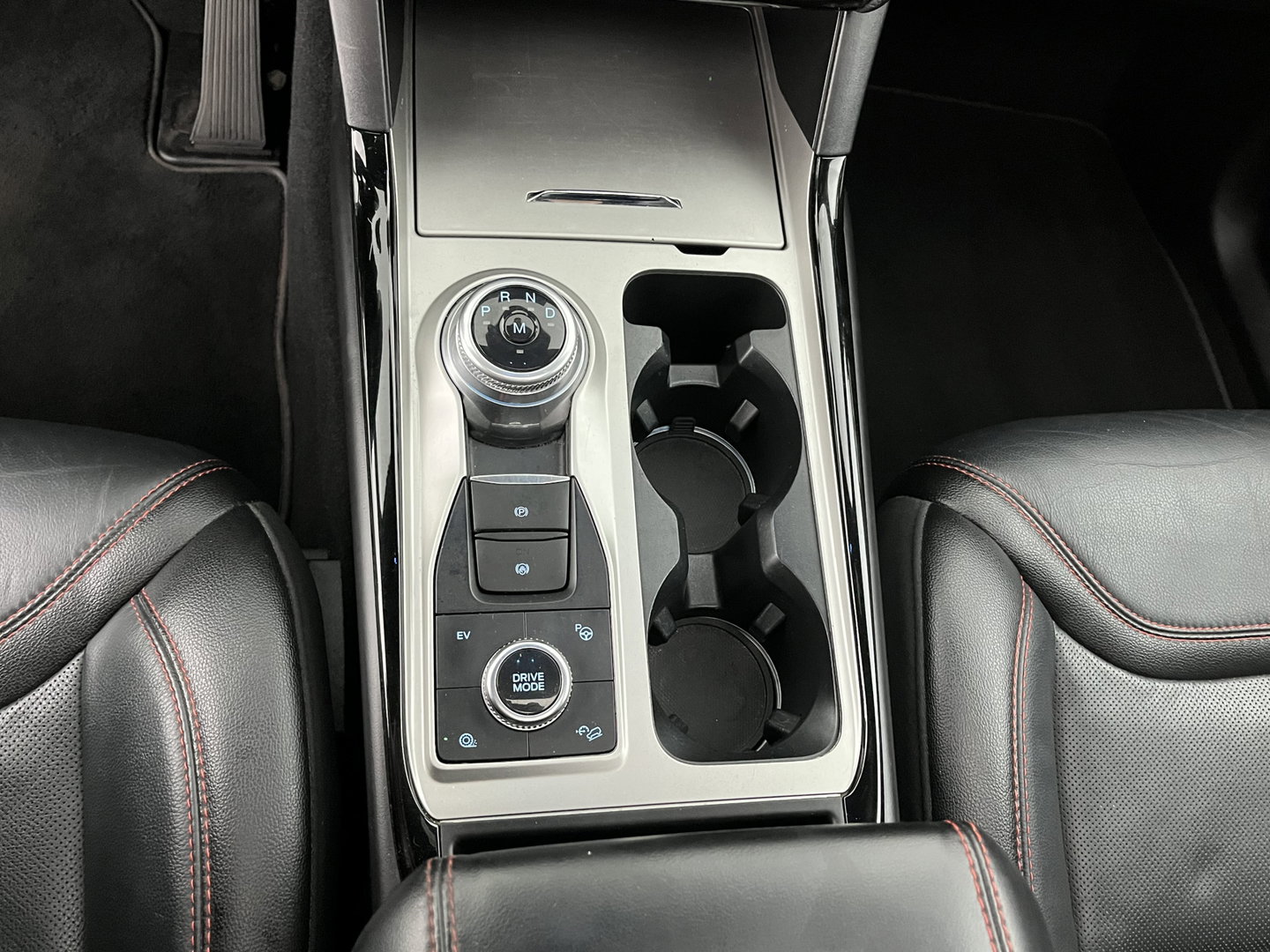 Ford Explorer 3.0 V6 EcoBoost PHEV ST-Line [7-Pers.] (Plug-in) (INCL.BTW) Aut. *PANO | LEATHER | FULL-LED | MEMORY-PACK | BANG&OLUFSEN | TOP-VIEW | ADAPTIVE-CRUISE | BLIND-SPOT | KEYLESS | HEATED-VENTILATED-COMFORTSEATS | 20''ALU | TOWBAR*