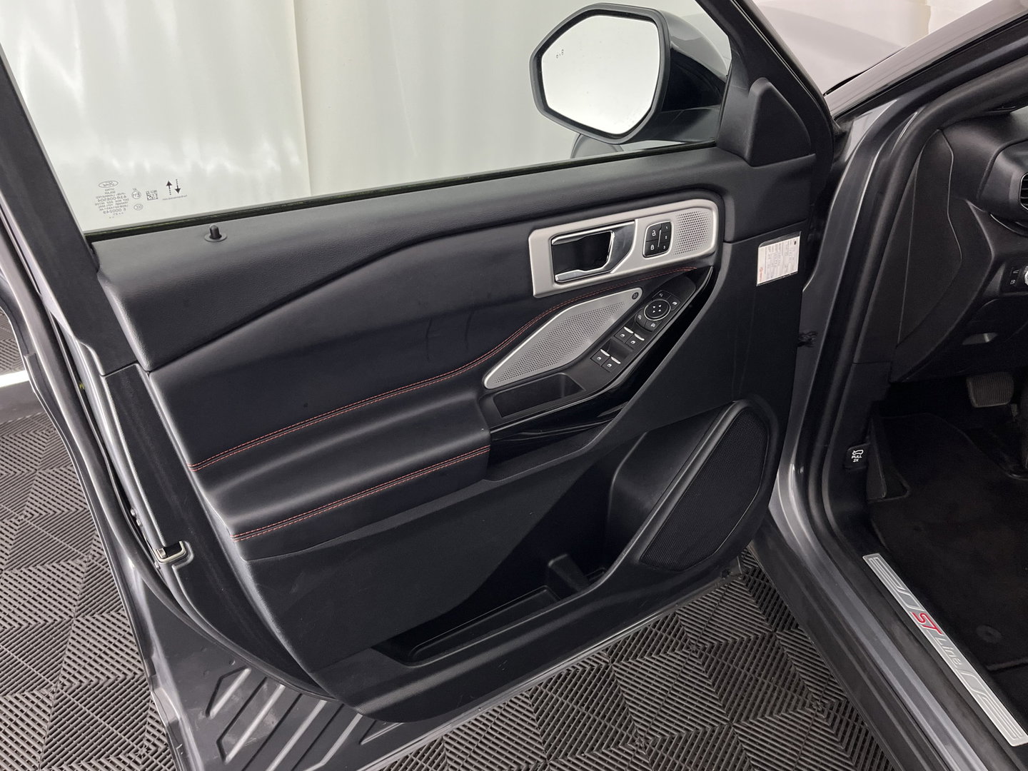 Ford Explorer 3.0 V6 EcoBoost PHEV ST-Line [7-Pers.] (Plug-in) (INCL.BTW) Aut. *PANO | LEATHER | FULL-LED | MEMORY-PACK | BANG&OLUFSEN | TOP-VIEW | ADAPTIVE-CRUISE | BLIND-SPOT | KEYLESS | HEATED-VENTILATED-COMFORTSEATS | 20''ALU | TOWBAR*