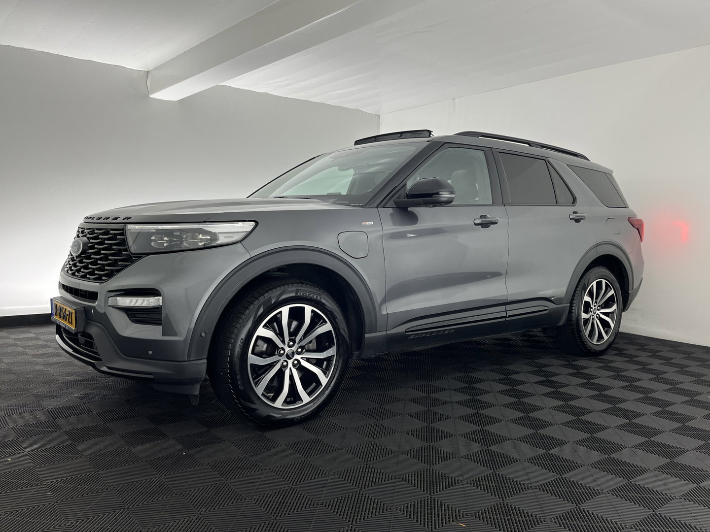 Ford Explorer 3.0 V6 EcoBoost PHEV ST-Line [7-Pers.] (Plug-in) (INCL.BTW) Aut. *PANO | LEATHER | FULL-LED | MEMORY-PACK | BANG&OLUFSEN | TOP-VIEW | ADAPTIVE-CRUISE | BLIND-SPOT | KEYLESS | HEATED-VENTILATED-COMFORTSEATS | 20''ALU | TOWBAR*