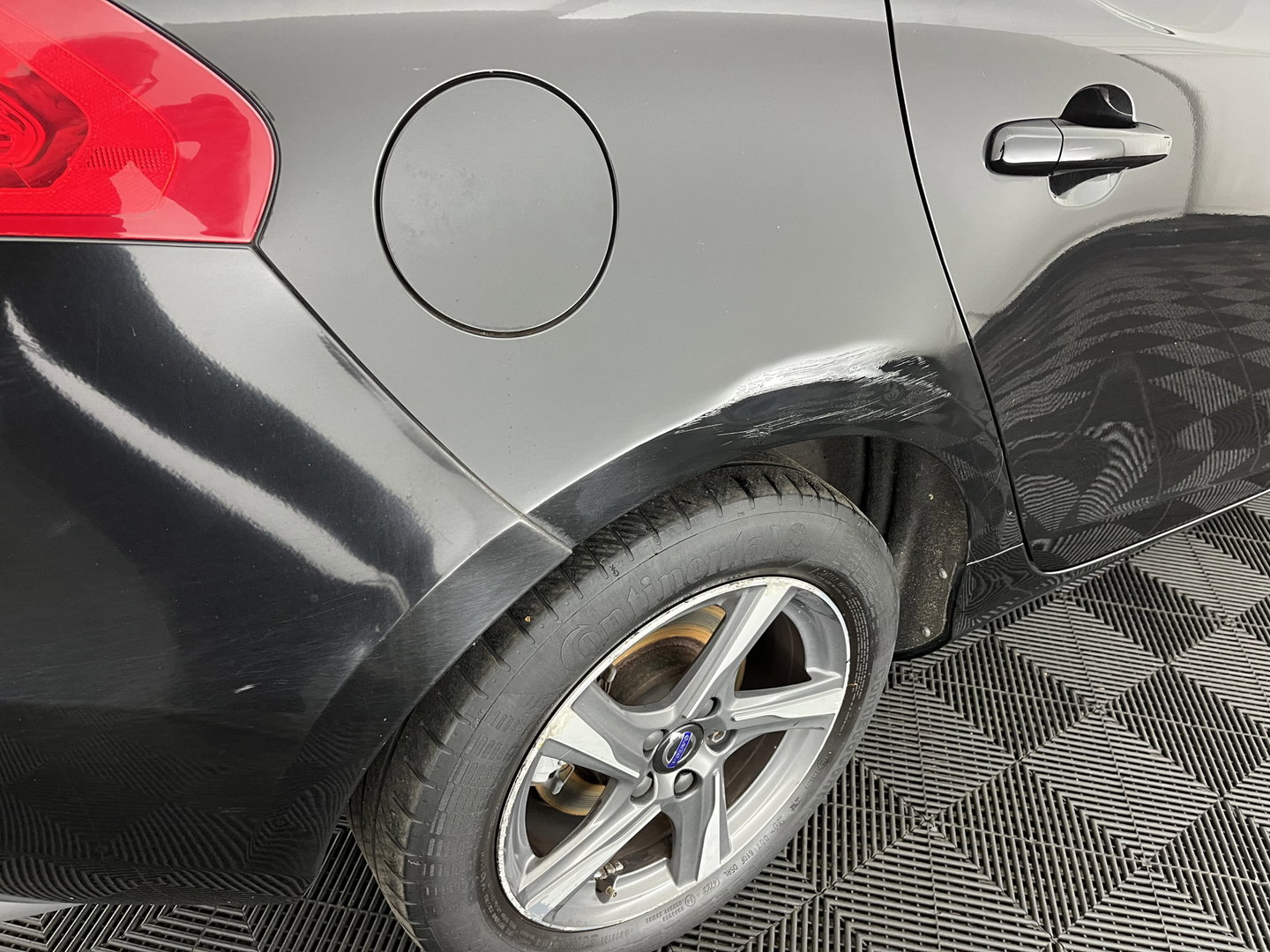 Volvo V40 2.0 D2 R-Design Business *LEATHER-MICROFIBRE | XENON | NAVI-FULLMAP | HEATED-SPORTSEATS | ECC | PDC | CRUISE | 15''ALU | TOWBAR*