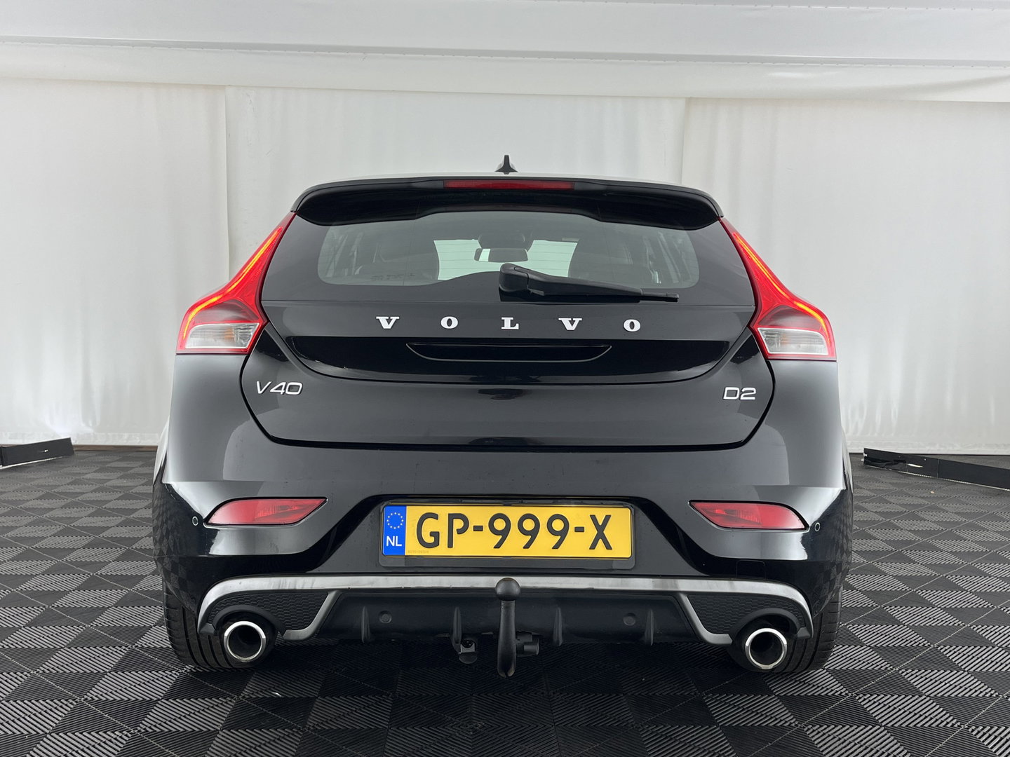 Volvo V40 2.0 D2 R-Design Business *LEATHER-MICROFIBRE | XENON | NAVI-FULLMAP | HEATED-SPORTSEATS | ECC | PDC | CRUISE | 15''ALU | TOWBAR*