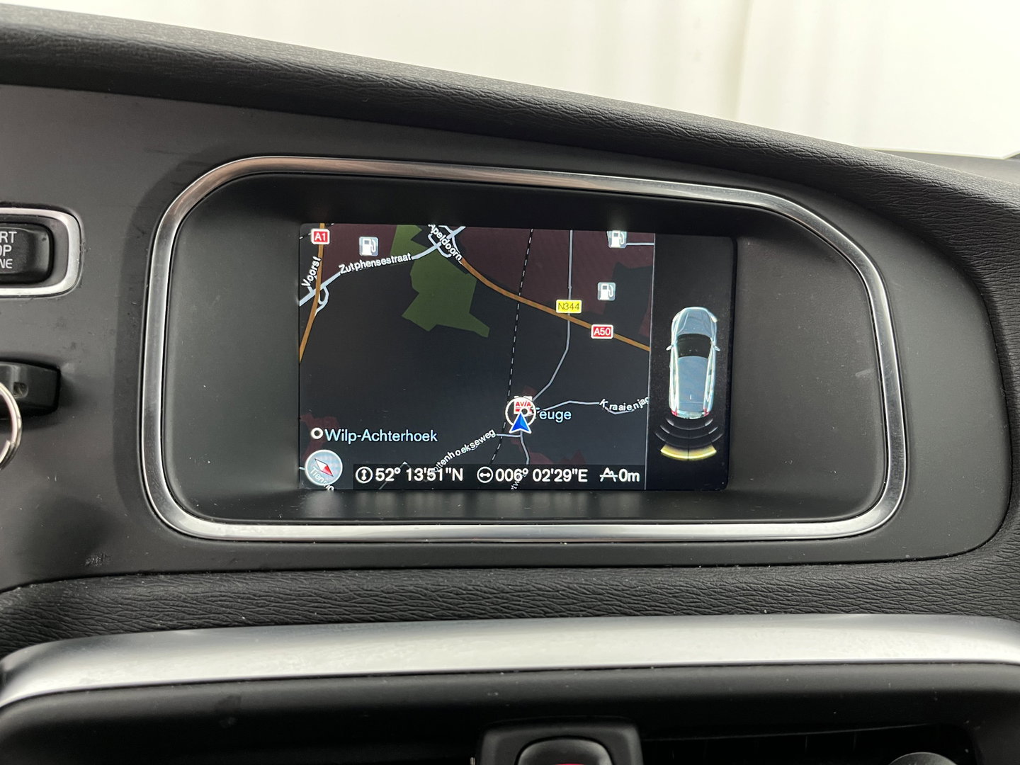 Volvo V40 2.0 D2 R-Design Business *LEATHER-MICROFIBRE | XENON | NAVI-FULLMAP | HEATED-SPORTSEATS | ECC | PDC | CRUISE | 15''ALU | TOWBAR*