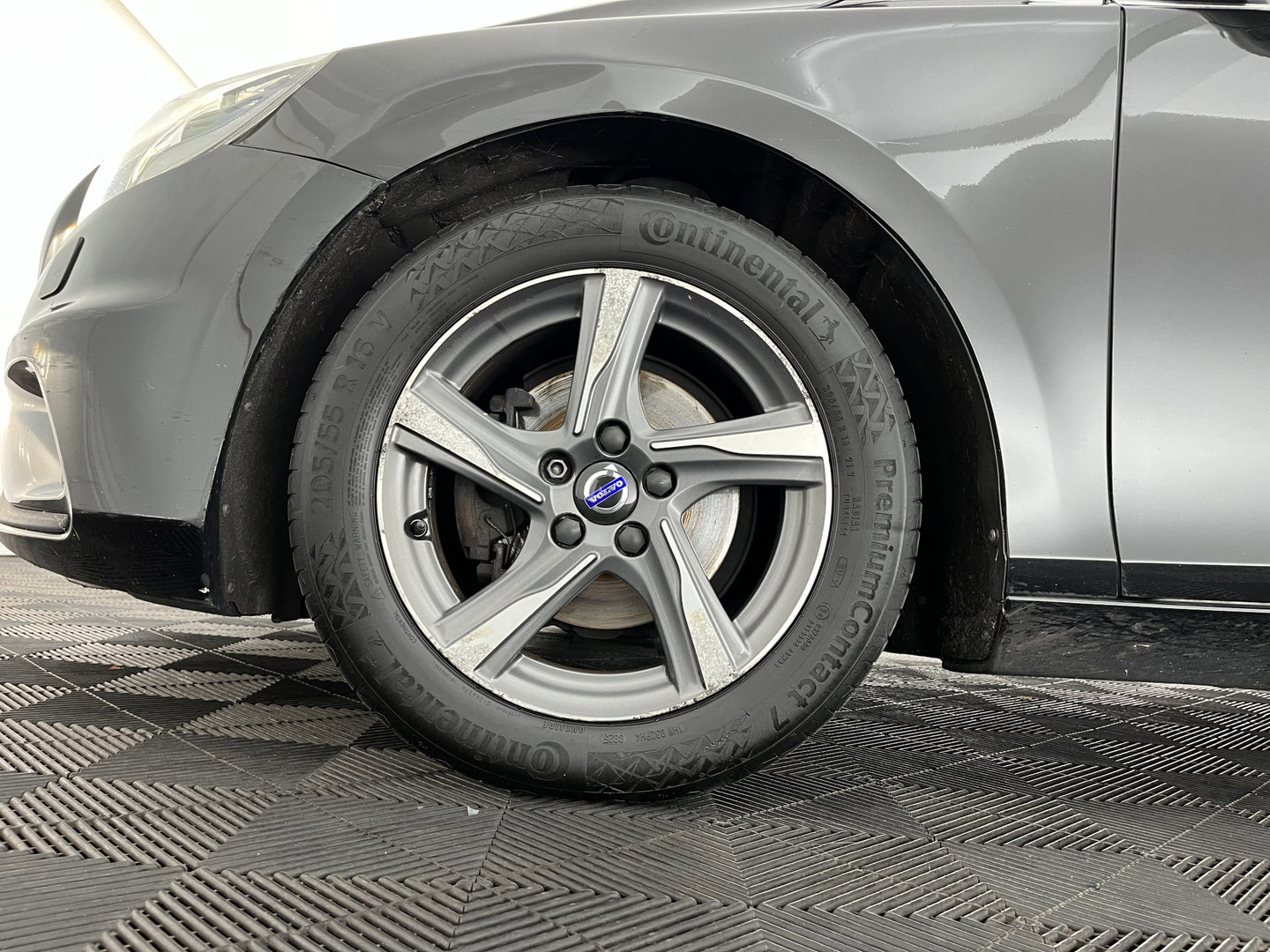 Volvo V40 2.0 D2 R-Design Business *LEATHER-MICROFIBRE | XENON | NAVI-FULLMAP | HEATED-SPORTSEATS | ECC | PDC | CRUISE | 15''ALU | TOWBAR*