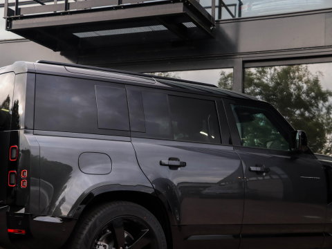 Land Rover Defender 2.0 P300e 110 X-Dynamic HSE |22"|Pano|Trekhaak|360 camera|Stoelkoeling