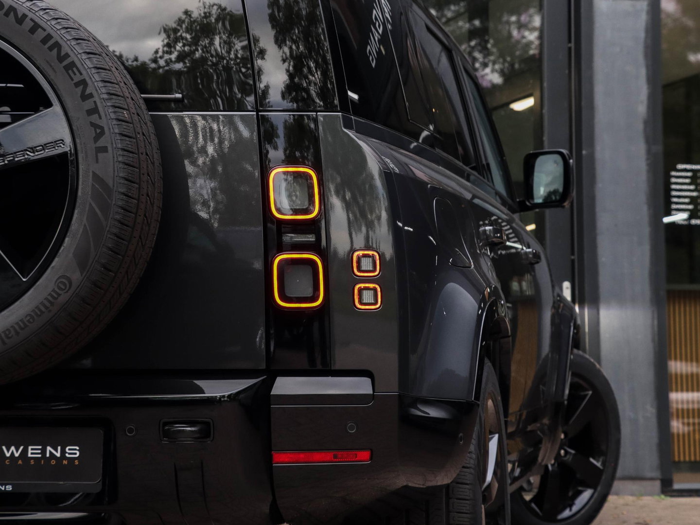 Land Rover Defender 2.0 P300e 110 X-Dynamic HSE |22"|Pano|Trekhaak|360 camera|Stoelkoeling
