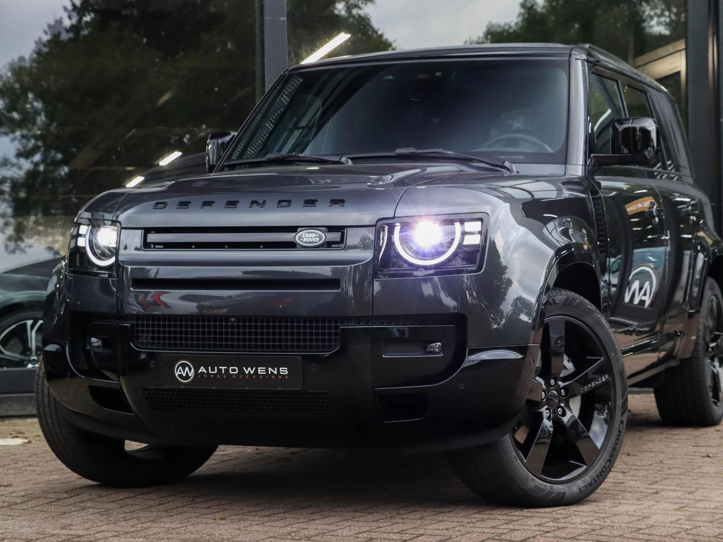 Land Rover Defender 2.0 P300e 110 X-Dynamic HSE |22"|Pano|Trekhaak|360 camera|Stoelkoeling