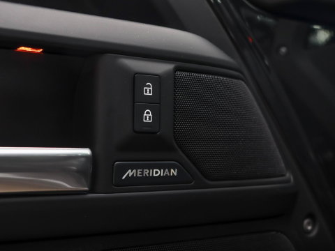 Land Rover Defender 2.0 P300e 110 X-Dynamic HSE |22"|Pano|Trekhaak|360 camera|Stoelkoeling