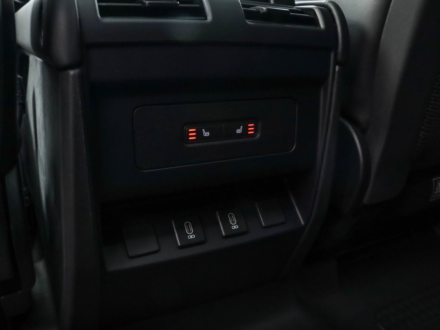 Land Rover Defender 2.0 P300e 110 X-Dynamic HSE |22"|Pano|Trekhaak|360 camera|Stoelkoeling