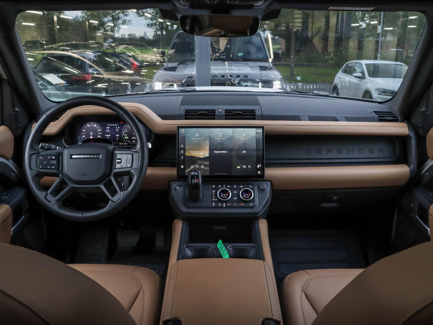 Land Rover Defender 2.0 P300e 110 X-Dynamic HSE |22"|Pano|Trekhaak|360 camera|Stoelkoeling