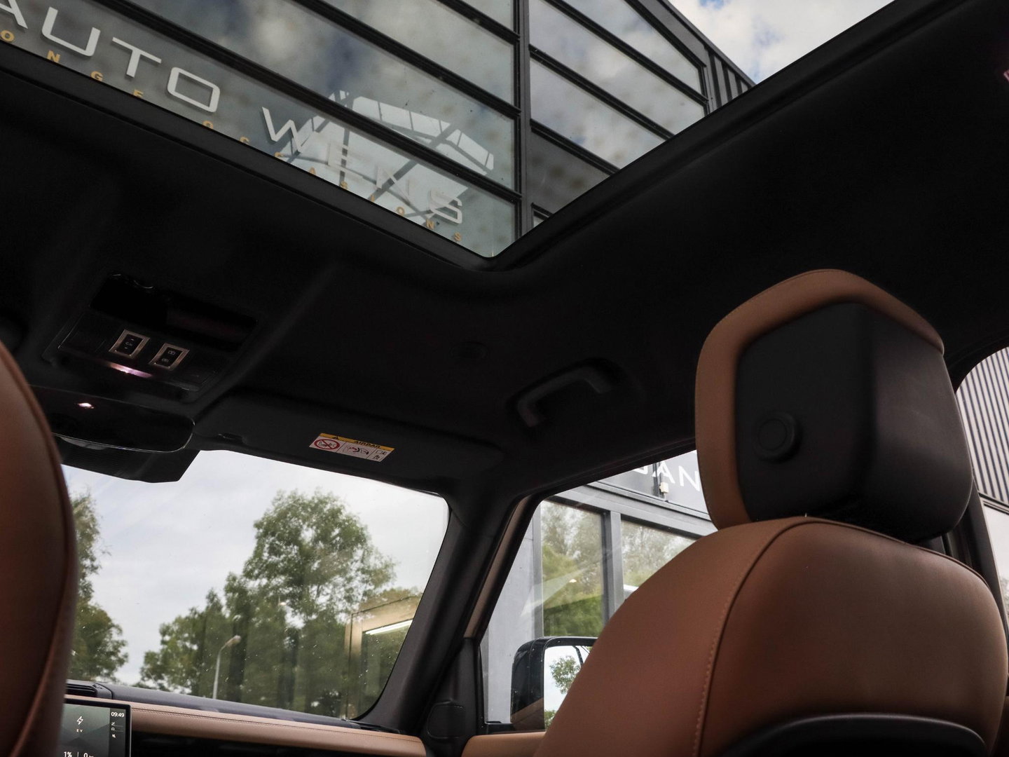 Land Rover Defender 2.0 P300e 110 X-Dynamic HSE |22"|Pano|Trekhaak|360 camera|Stoelkoeling
