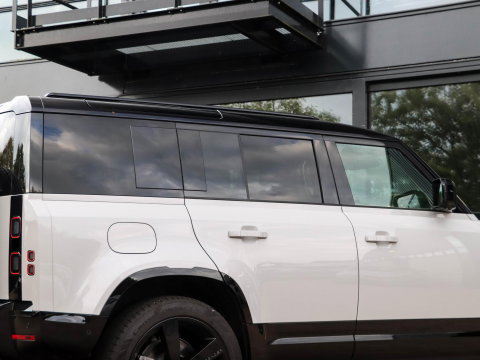 Land Rover Defender 2.0 P300e 110 X-Dynamic HSE |22"|Pano|Trekhaak|360 camera|Stoelkoeling