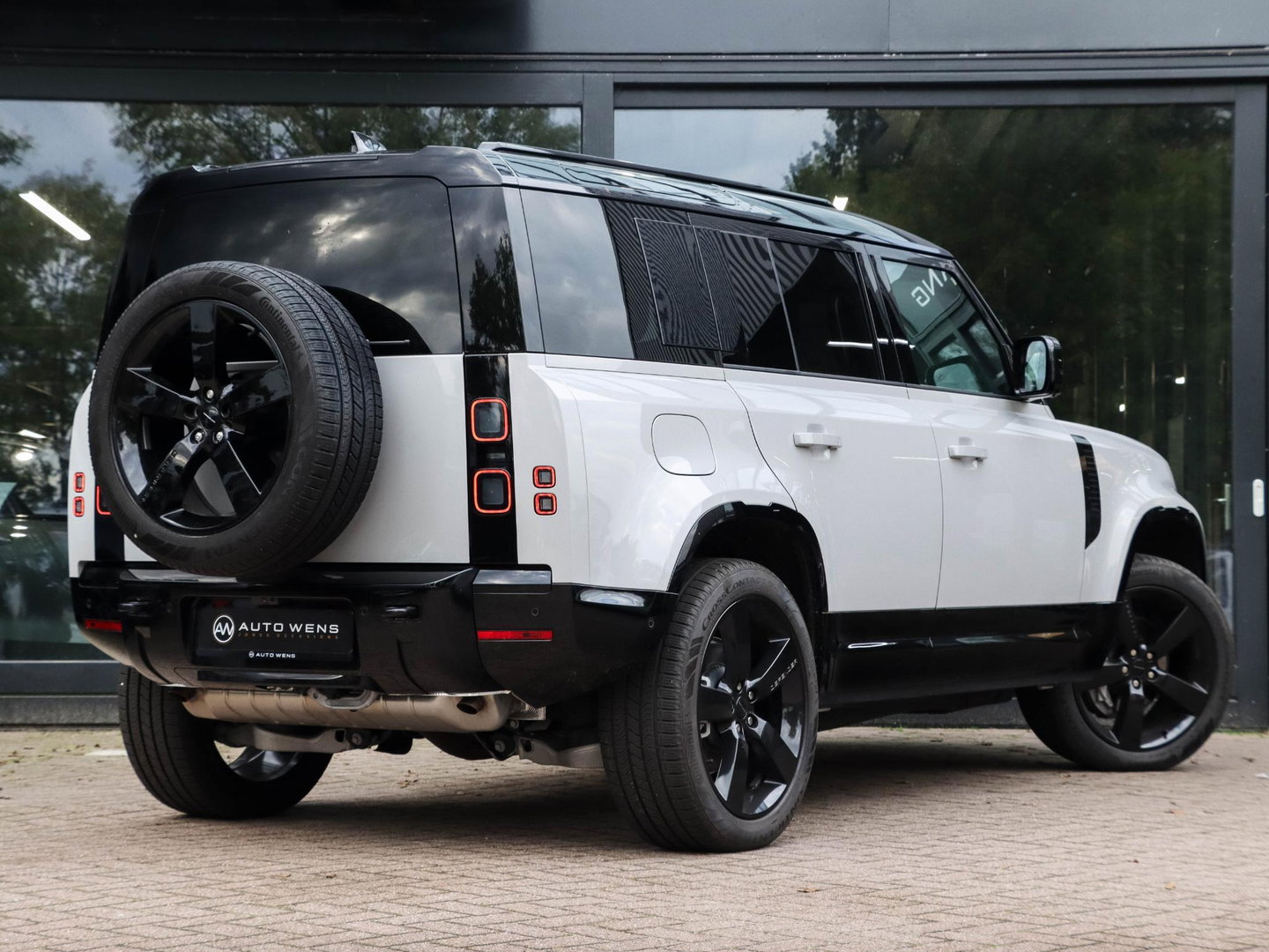 Land Rover Defender 2.0 P300e 110 X-Dynamic HSE |22"|Pano|Trekhaak|360 camera|Stoelkoeling