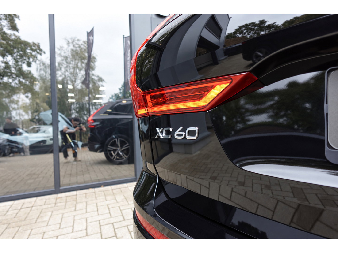 Volvo XC60 2.0 T8 Twin Engine AWD R-Design PANO KEYLESS VOL'