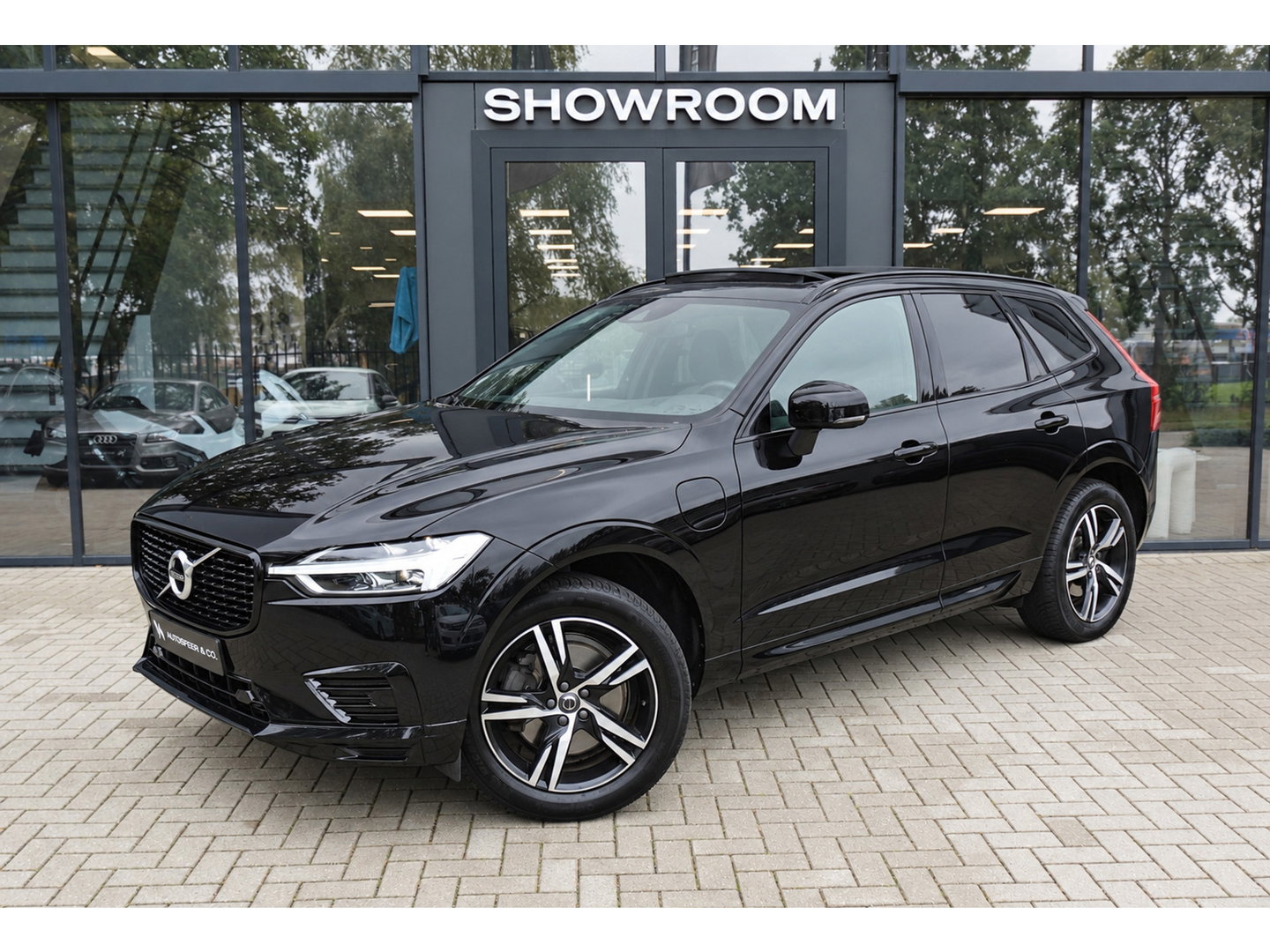 Volvo XC60 2.0 T8 Twin Engine AWD R-Design PANO KEYLESS VOL'
