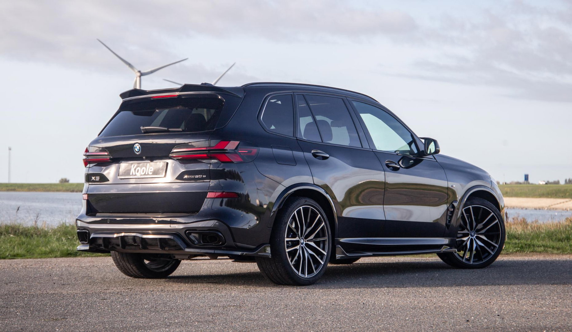 BMW X5 xDrive50e Launch Edition M PAKKET / SKYLOUNCH / TREKHAAK / MAXTON / PANO / HEAD UP / BEKERKOELING / STOEVERWAMRING / DEALER ONDERHOUDEN