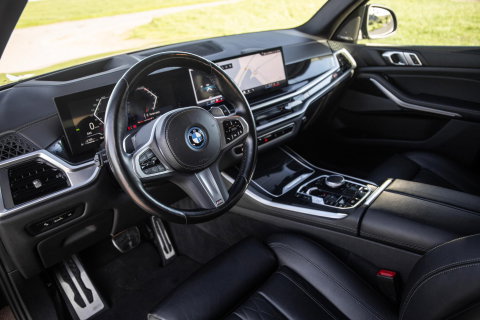 BMW X5 xDrive50e Launch Edition M PAKKET / SKYLOUNCH / TREKHAAK / MAXTON / PANO / HEAD UP / BEKERKOELING / STOEVERWAMRING / DEALER ONDERHOUDEN