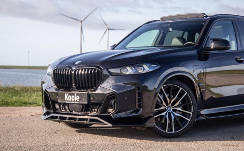 BMW X5 xDrive50e Launch Edition M PAKKET / SKYLOUNCH / TREKHAAK / MAXTON / PANO / HEAD UP / BEKERKOELING / STOEVERWAMRING / DEALER ONDERHOUDEN