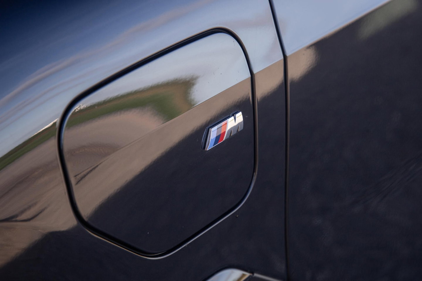 BMW X5 xDrive50e Launch Edition M PAKKET / SKYLOUNCH / TREKHAAK / MAXTON / PANO / HEAD UP / BEKERKOELING / STOEVERWAMRING / DEALER ONDERHOUDEN