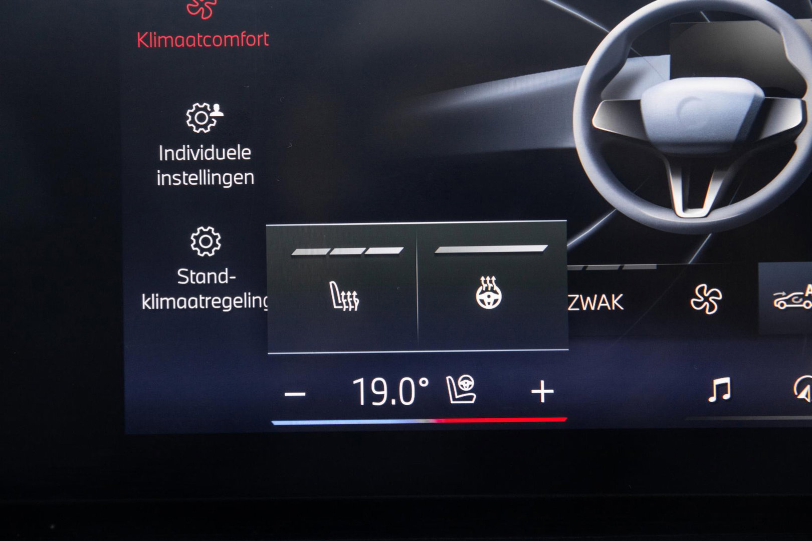 BMW X5 xDrive50e Launch Edition M PAKKET / SKYLOUNCH / TREKHAAK / MAXTON / PANO / HEAD UP / BEKERKOELING / STOEVERWAMRING / DEALER ONDERHOUDEN