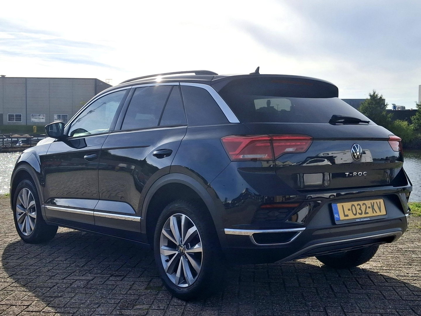 Volkswagen T-Roc 1.0 TSI Style Business | ADAPTIEF | LED DRL | STOELVERWARMING | CLIMATE |