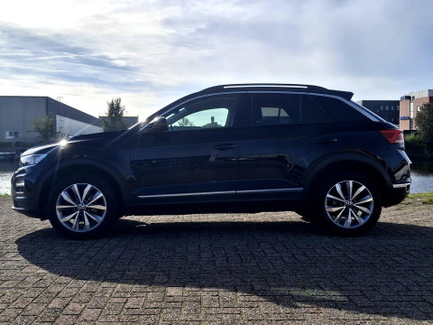 Volkswagen T-Roc 1.0 TSI Style Business | ADAPTIEF | LED DRL | STOELVERWARMING | CLIMATE |