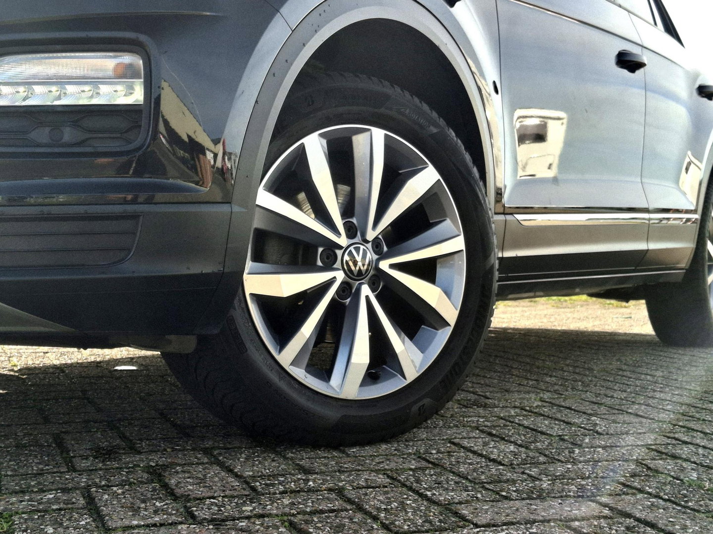Volkswagen T-Roc 1.0 TSI Style Business | ADAPTIEF | LED DRL | STOELVERWARMING | CLIMATE |