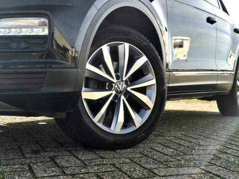 Volkswagen T-Roc 1.0 TSI Style Business | ADAPTIEF | LED DRL | STOELVERWARMING | CLIMATE |