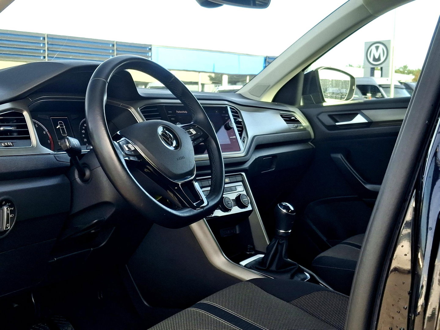 Volkswagen T-Roc 1.0 TSI Style Business | ADAPTIEF | LED DRL | STOELVERWARMING | CLIMATE |