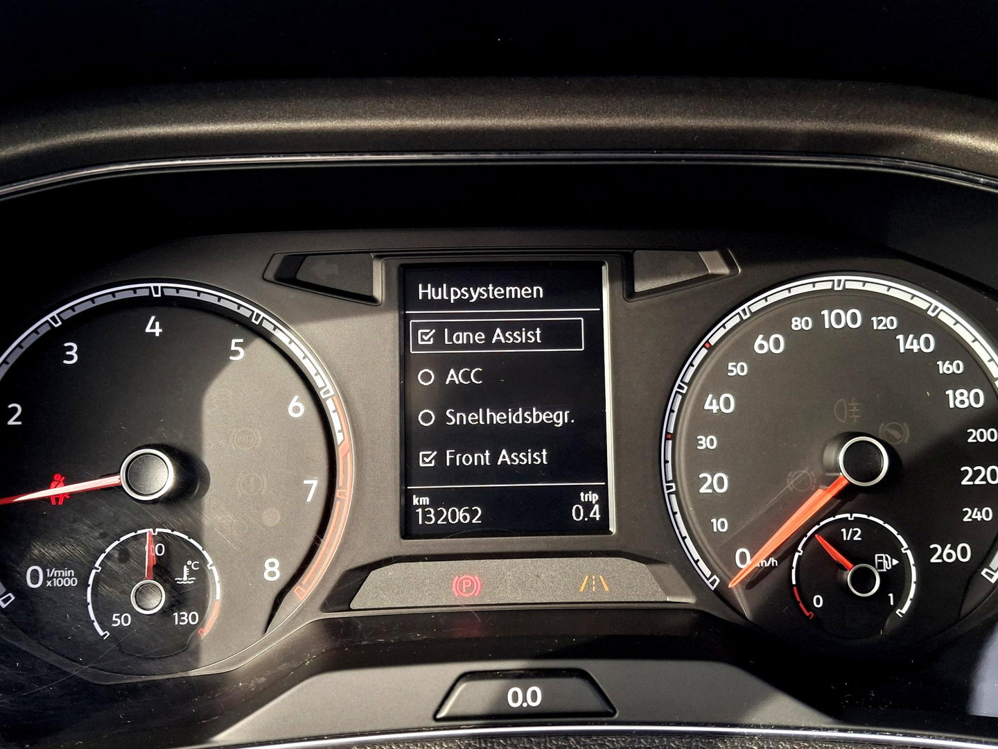 Volkswagen T-Roc 1.0 TSI Style Business | ADAPTIEF | LED DRL | STOELVERWARMING | CLIMATE |