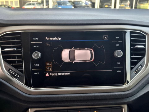 Volkswagen T-Roc 1.0 TSI Style Business | ADAPTIEF | LED DRL | STOELVERWARMING | CLIMATE |