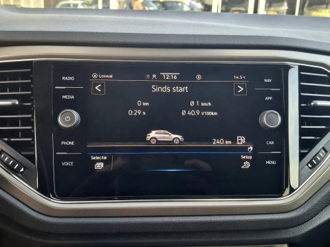 Volkswagen T-Roc 1.0 TSI Style Business | ADAPTIEF | LED DRL | STOELVERWARMING | CLIMATE |
