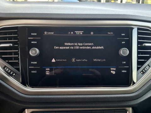 Volkswagen T-Roc 1.0 TSI Style Business | ADAPTIEF | LED DRL | STOELVERWARMING | CLIMATE |