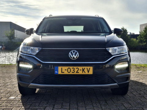 Volkswagen T-Roc 1.0 TSI Style Business | ADAPTIEF | LED DRL | STOELVERWARMING | CLIMATE |