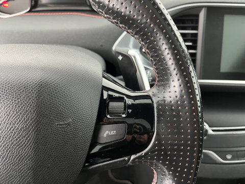 Peugeot 308 SW 1.2 PureTech GT-line Aut. *PANO | LEATHER-MICROFIBRE | FULL-LED | DENON-AUDIO | BLIND-SPOT | SPORT-SEATS | NAVI-FULLMAP | KEYLESS | DAB | SHIFT-PADDLES | LANE-ASSIST | CAMERA | ECC | CARPLAY | PDC | 18''ALU | TOW