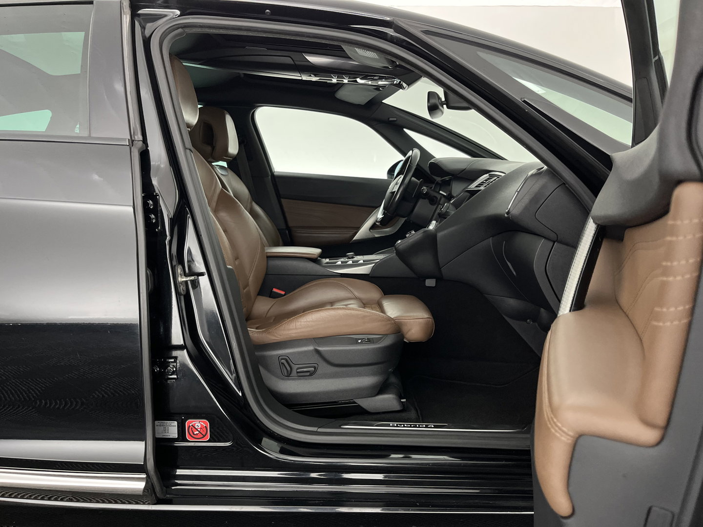 Citroën DS5 2.0 HDi Sport Chic Aut. *PANO | LUXURY-LEATHER | MEMORY-PACK | NAVI-FULLMAP | KEYLESS | CAMERA | MASSAGE | CRUISE | CAMERA | SHIFT-PADDLES | COMFORT-SEATS | 17"ALU*